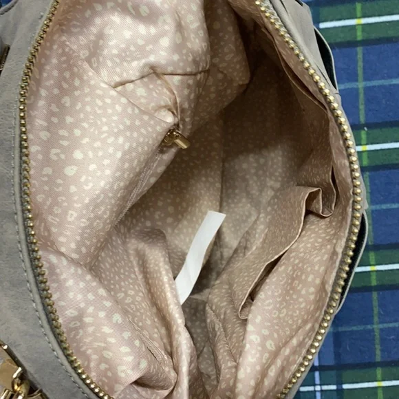 Super cute faux suede look purse. - Picture 8 of 13